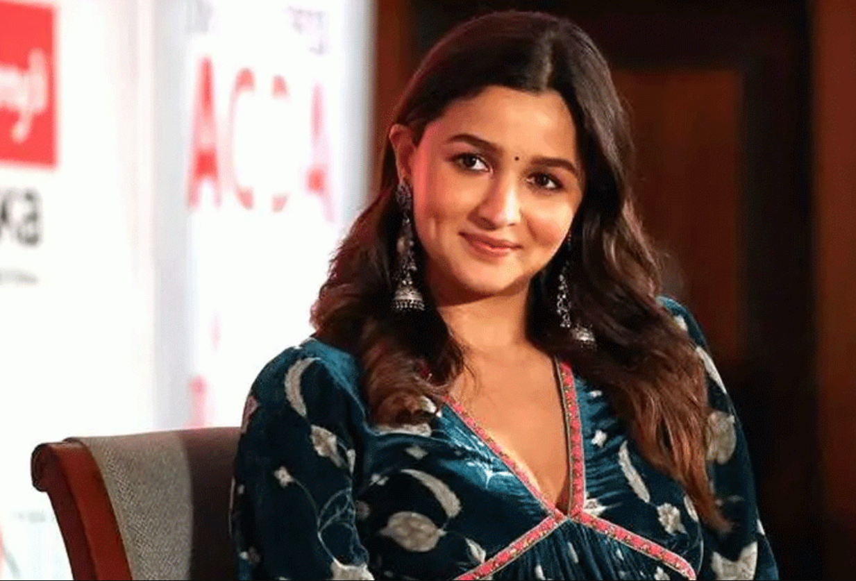ভারতের সবচেয়ে দামি অভিনেত্রী আলিয়া!