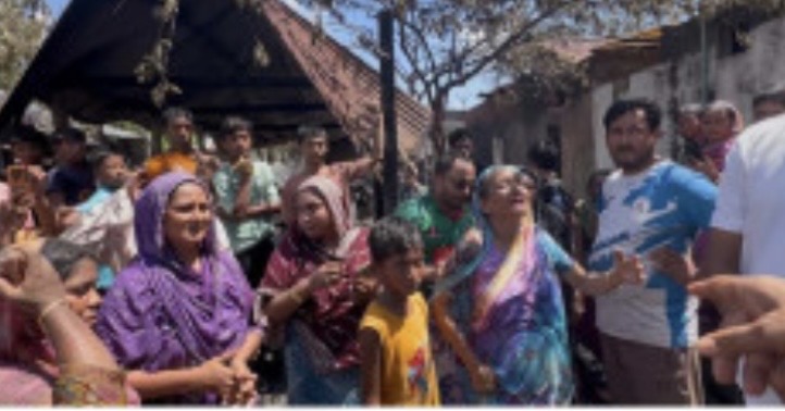 ব্রাহ্মণবাড়িয়ার সদর উপজেলায় আগুনে পুড়ল ১০ ঘর, নিঃস্ব ১৪ পরিবার