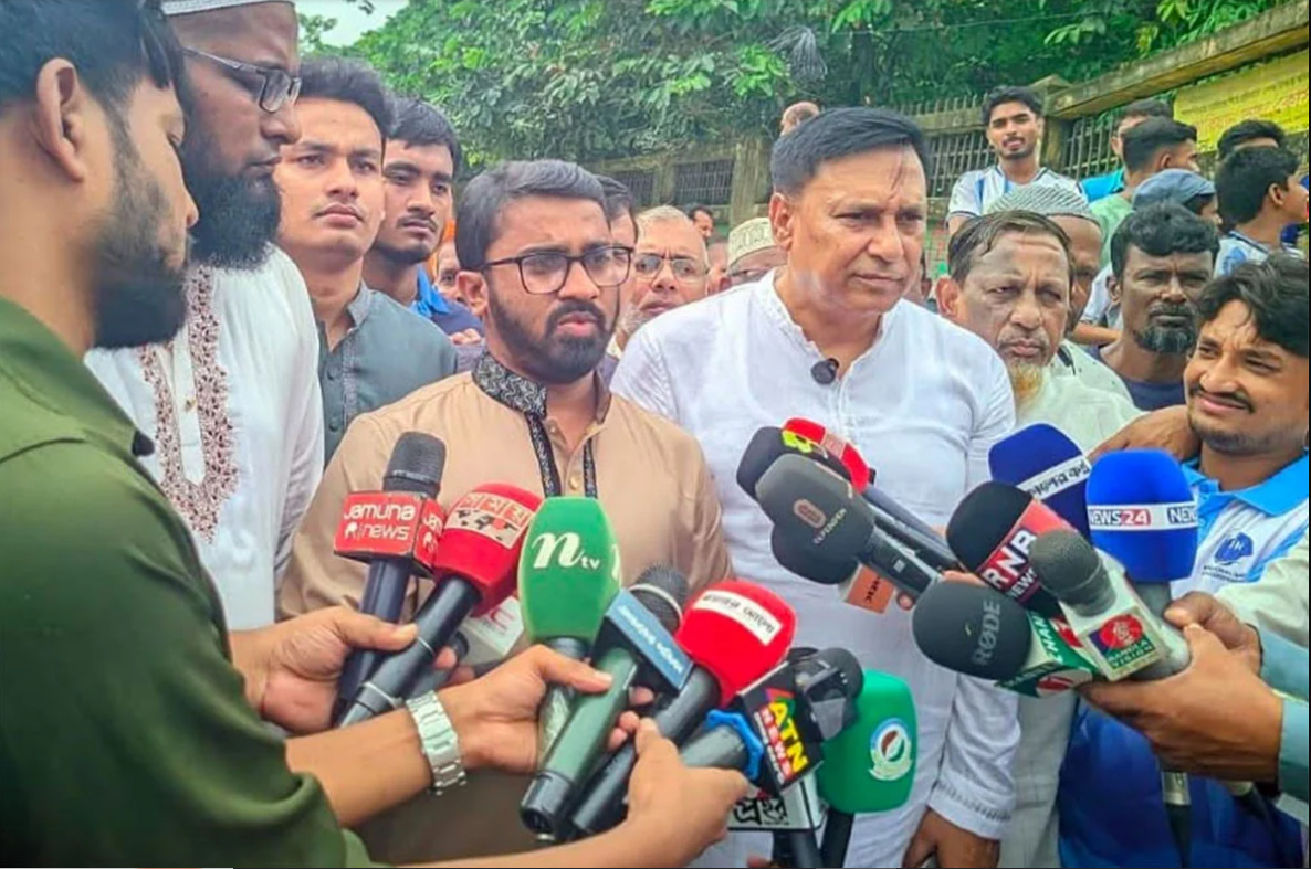 জামায়াত রাজনৈতিকভাবে হঠকারী দল: রাশেদ খাঁন