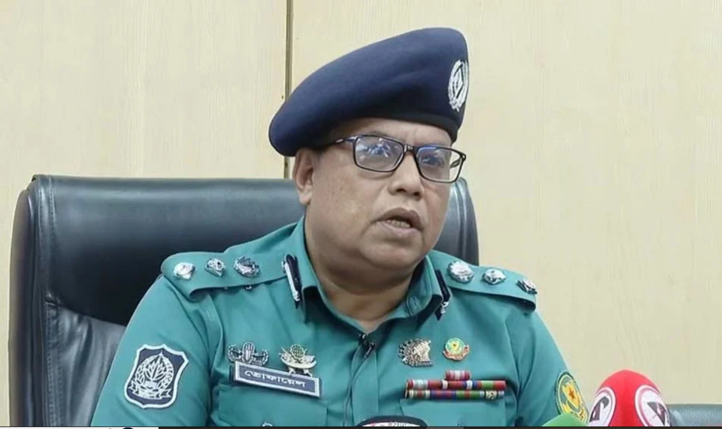 বোমাবাজি নিয়ে পাটওয়ারীকে জিজ্ঞাসাবাদ করা উচিৎ