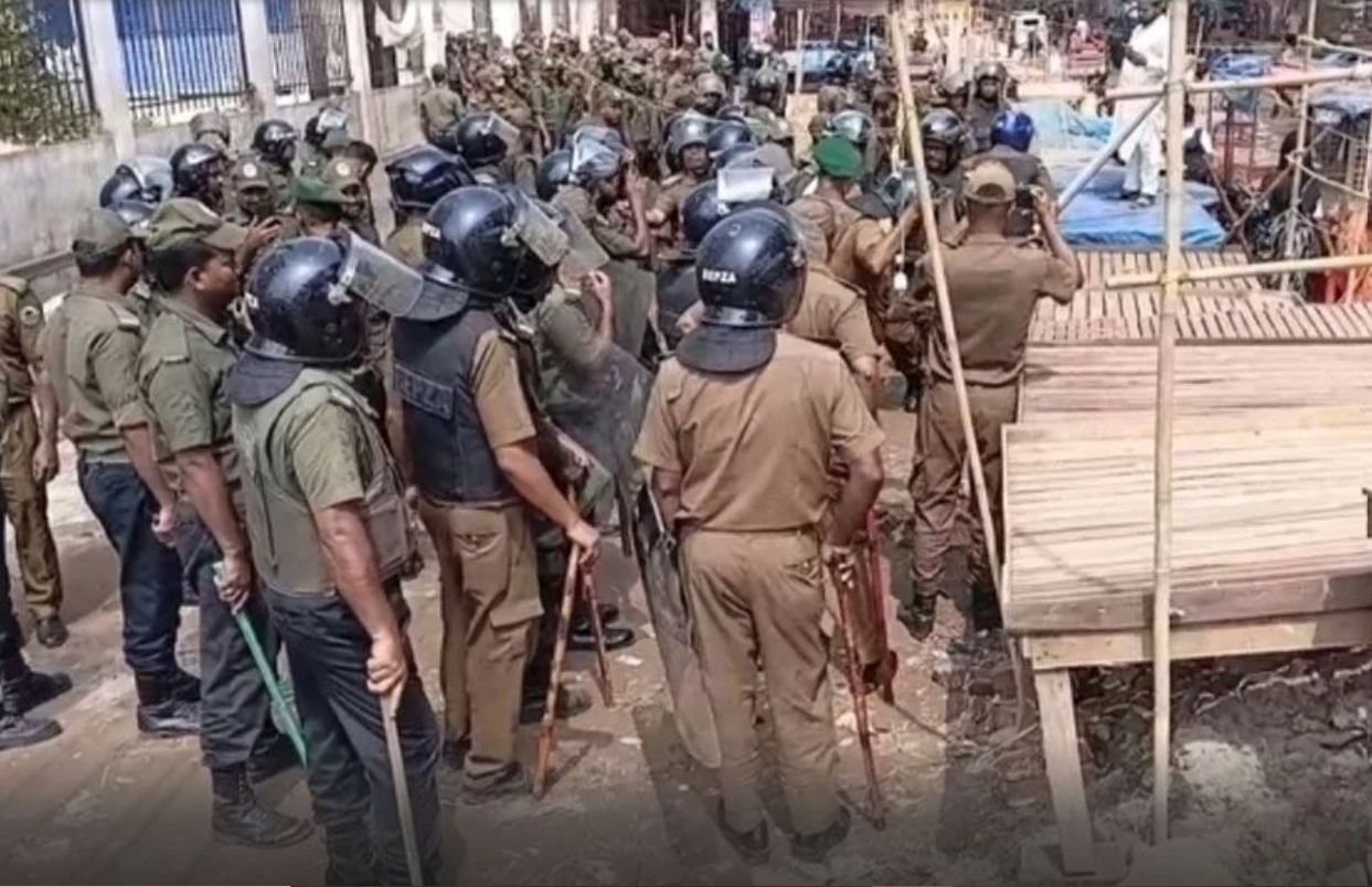 আশুলিয়ায় আনসার-হকার সংঘর্ষ, আহত ১৫