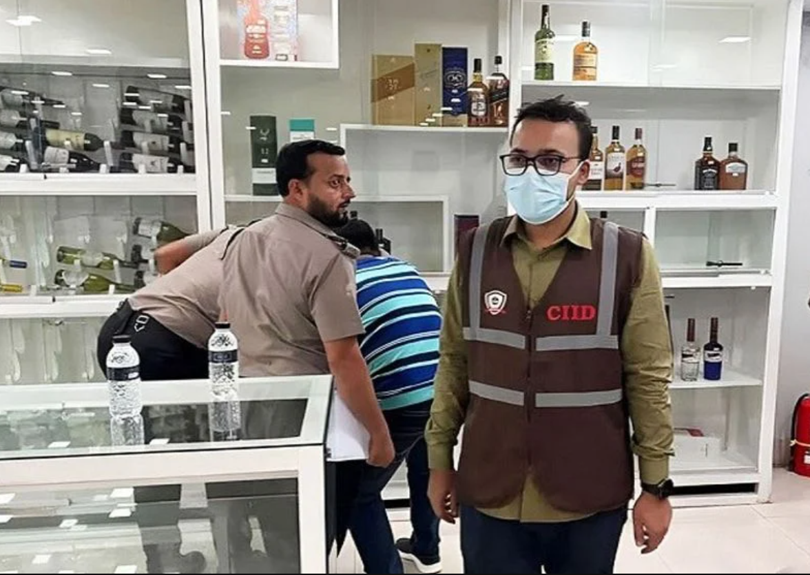সালমান মুক্তাদিরের শ্বশুরের চার মদের গুদাম সিলগালা