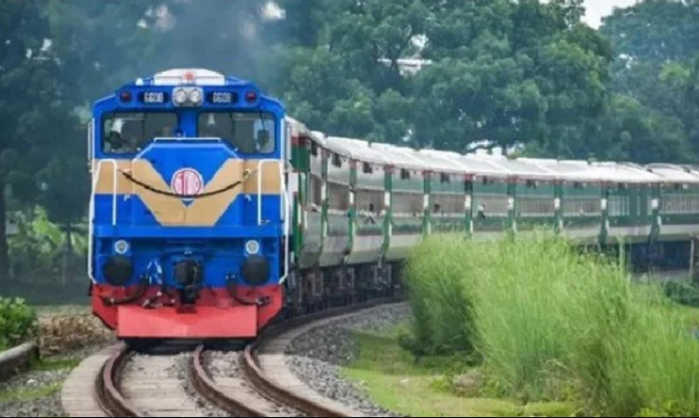 দুর্গাপূজায় চলবে তিন জোড়া বিশেষ ট্রেন, পাঁচ ট্রেনের ছুটি প্রত্যাহার
