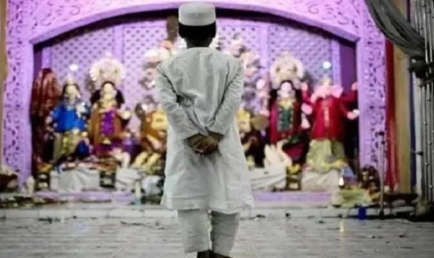অন্য ধর্মের উৎসবে মুসলমানদের শুভেচ্ছা জানানো কি জায়েজ?