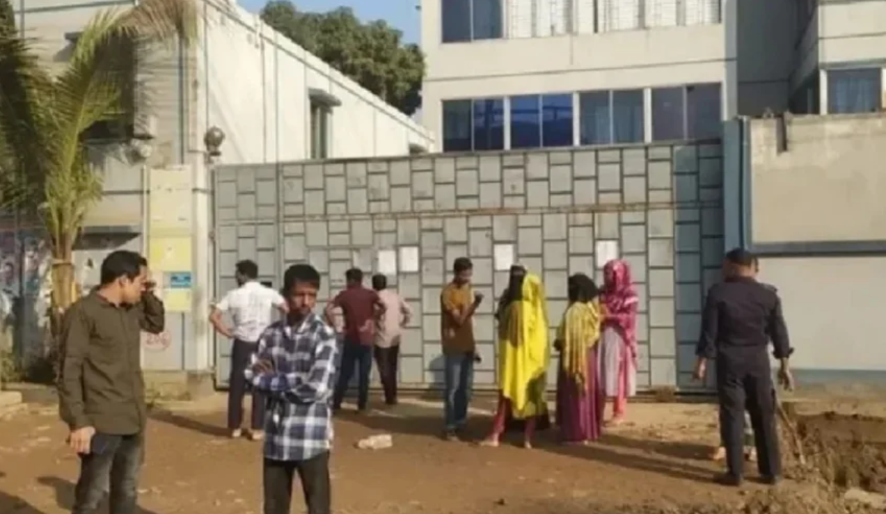 অনির্দিষ্টকালের জন্য উত্তরার ৫ পোশাক কারখানা বন্ধ ঘোষণা