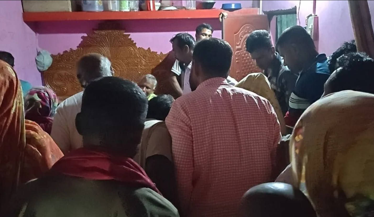 দিনাজপুরে ঘর থেকে মা ও দুই সন্তানের লাশ উদ্ধার