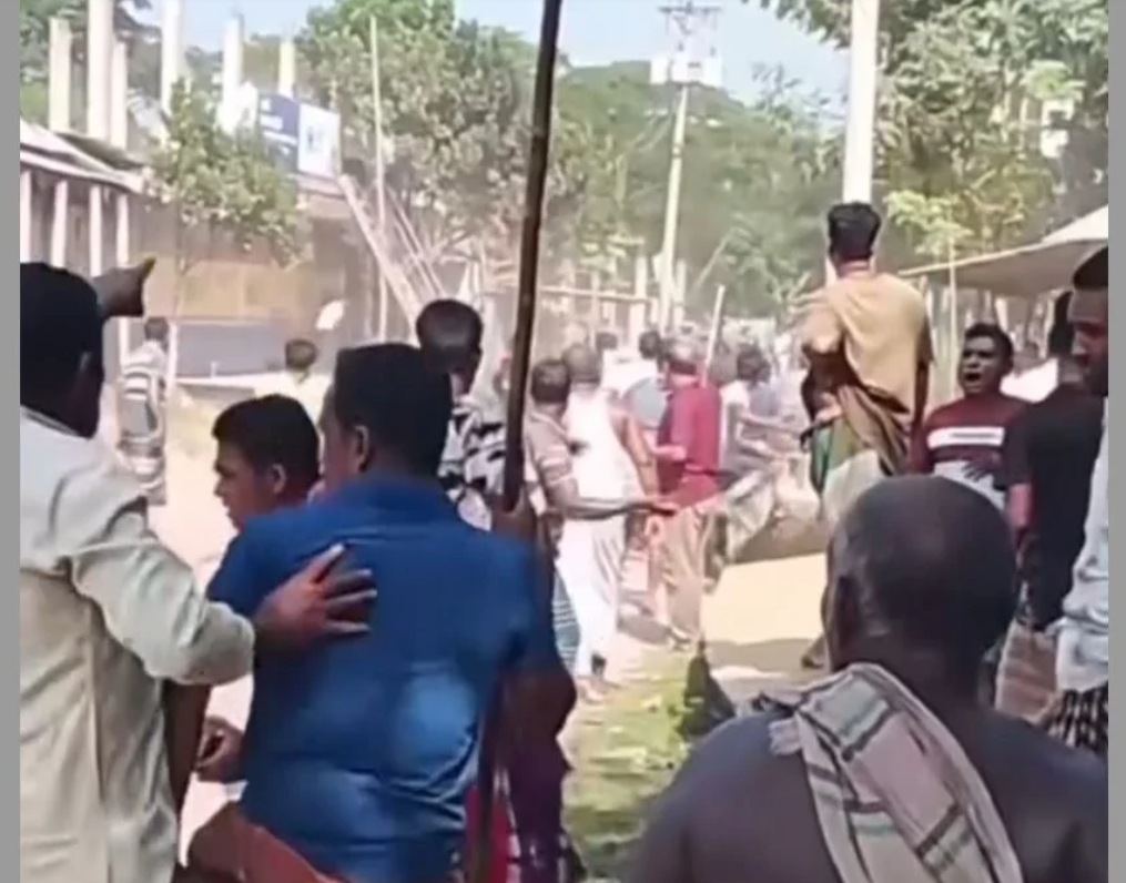 দুই ইউপি চেয়ারম্যান প্রার্থীর সমর্থকদের মধ্যে দফায় দফায় সংঘর্ষ